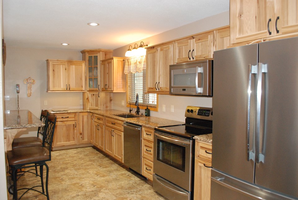 updated kitchen w/ all stainless steel appliances