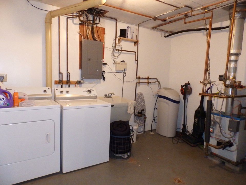 utility area/laundry