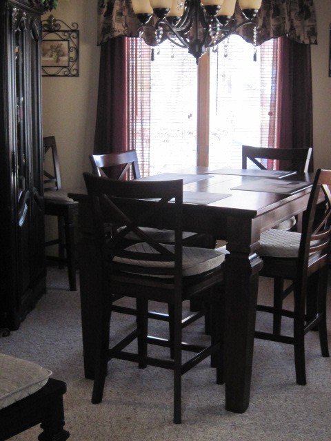 family dining area off of kitchen