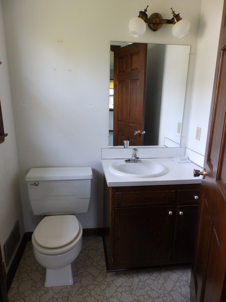 master 1/2 bath