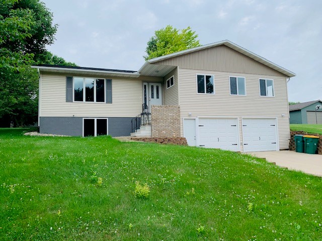 looking for a nice three bedroom family home in a well established neighborhood