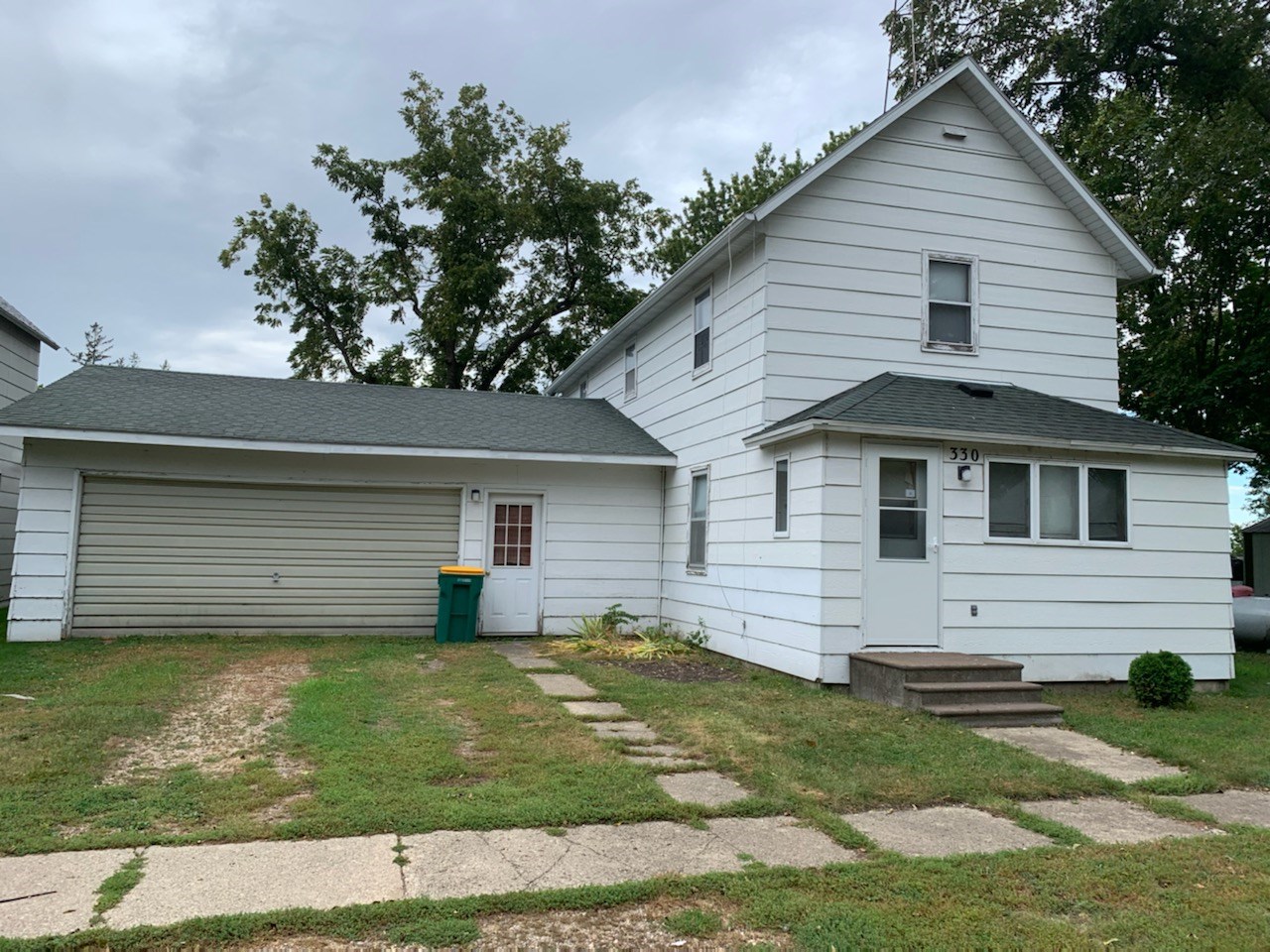 2 story three bedroom home...alpha, mn