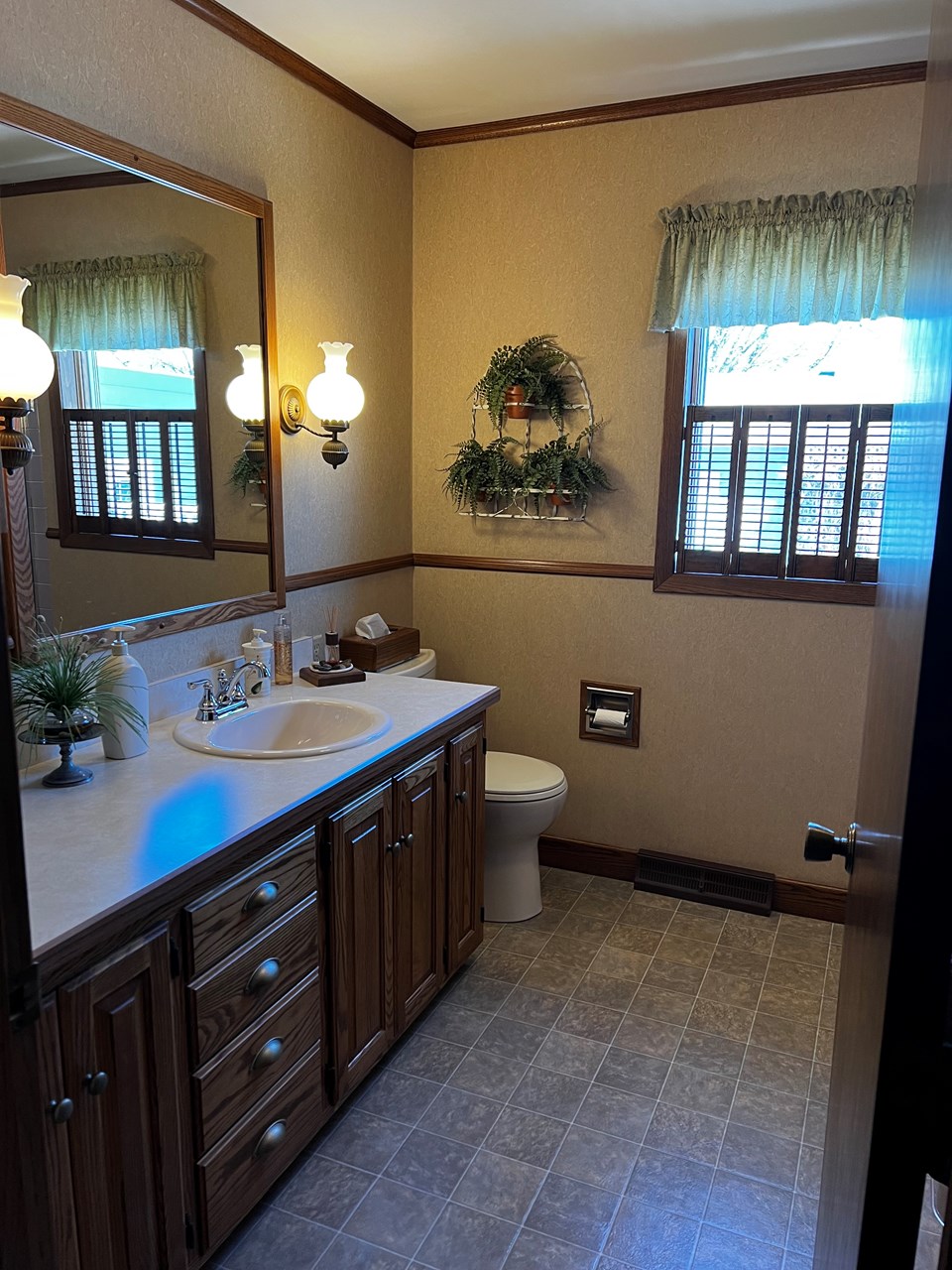 full bath on main level