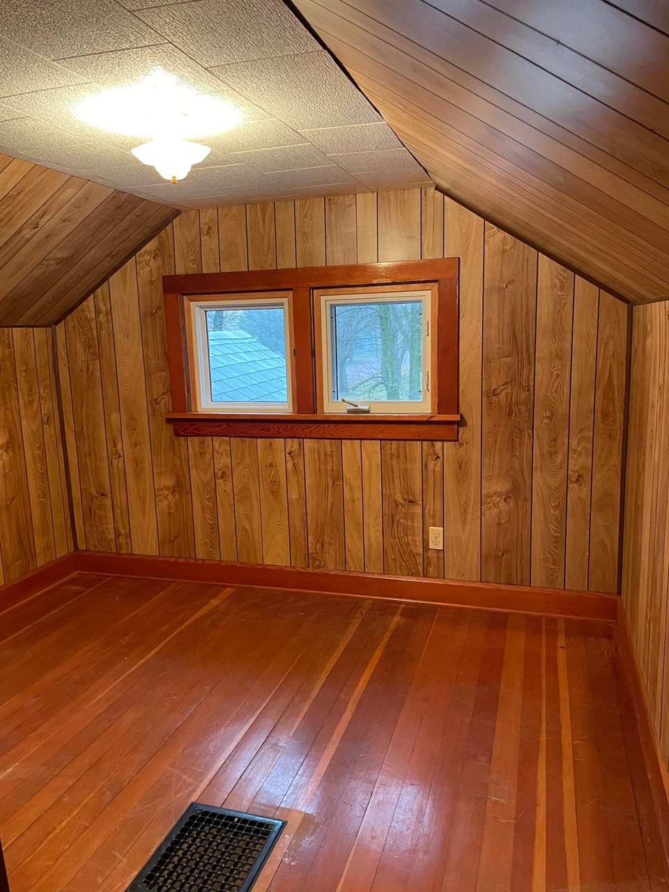 office or potential 4th bedroom