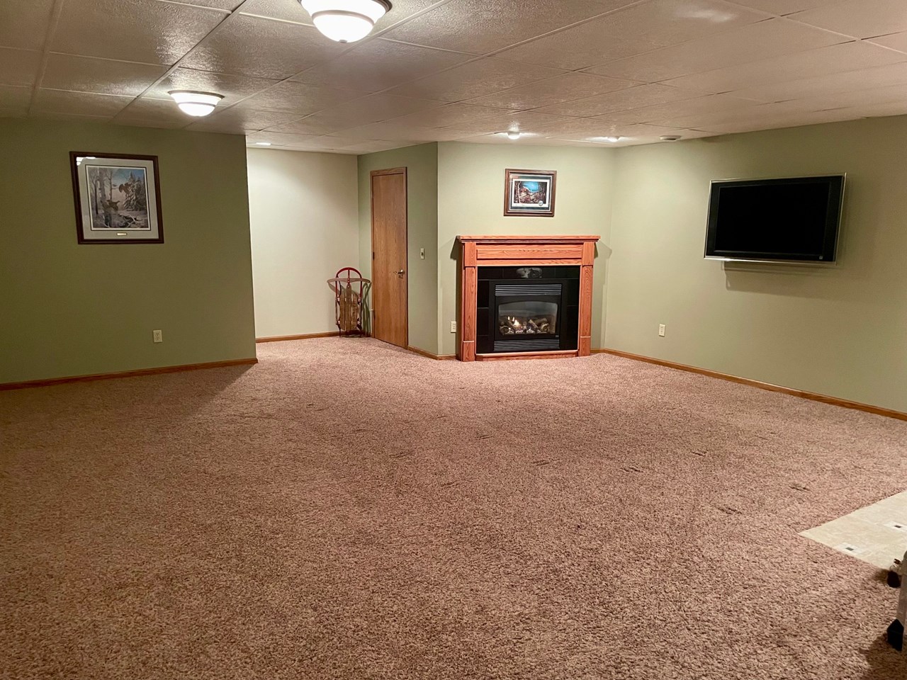 great family room with kozy heat fireplace