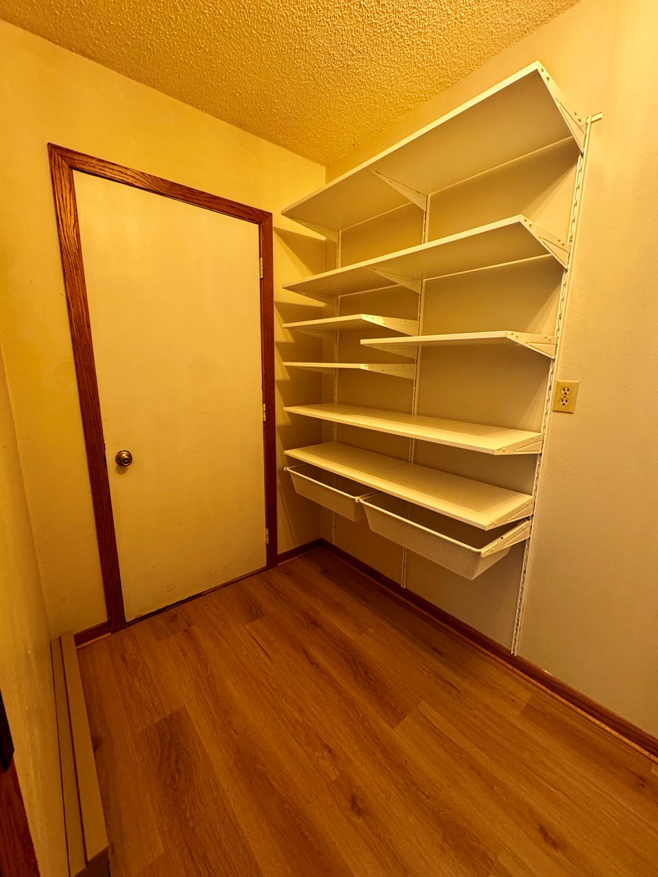 extra storage / walk-in pantry