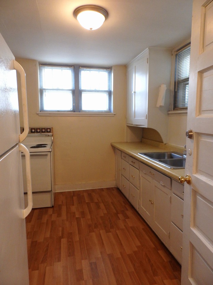 apartment 1 kitchen