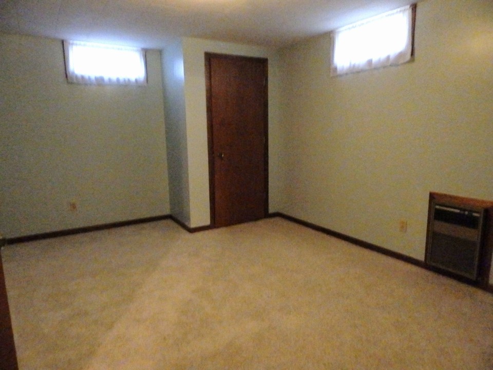 lower level potential bedroom