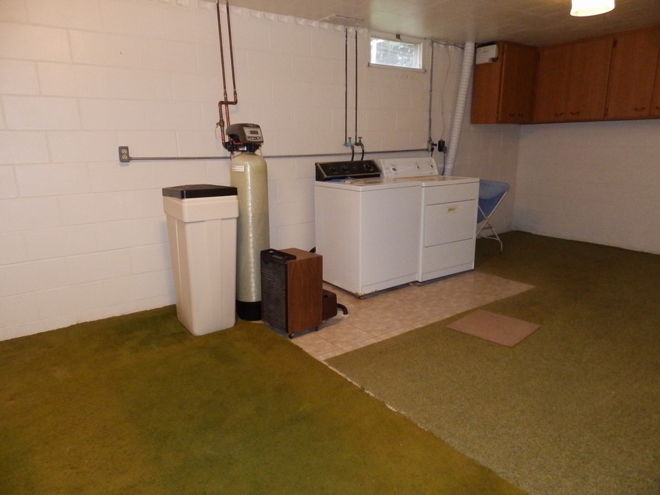 laundry & utility area and storage