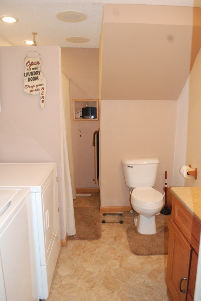 full bath with laundry new in 2012
