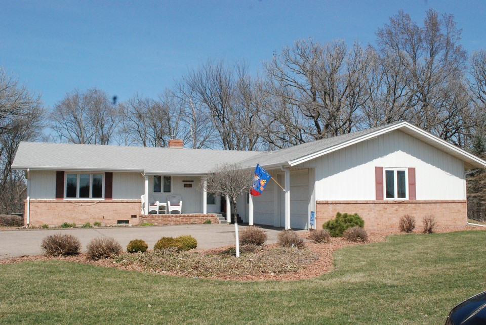 a lovely 4 bedroom home with a great location and view to the des moines river