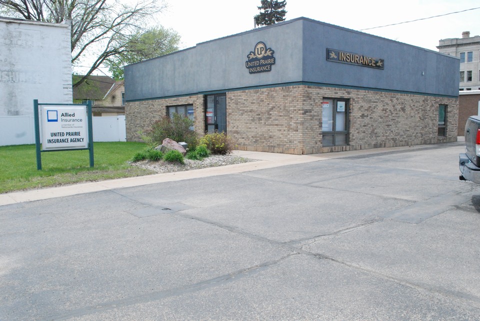 commercial building-prime location hwy 71 & sherman street