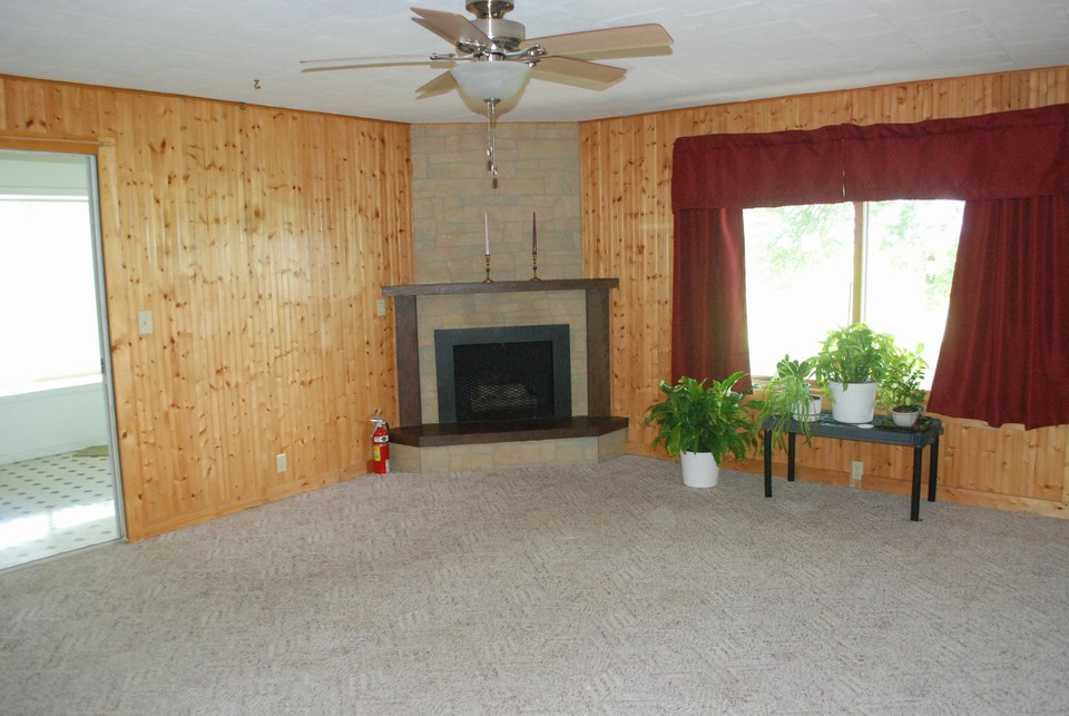 living room w/ gas fireplace
