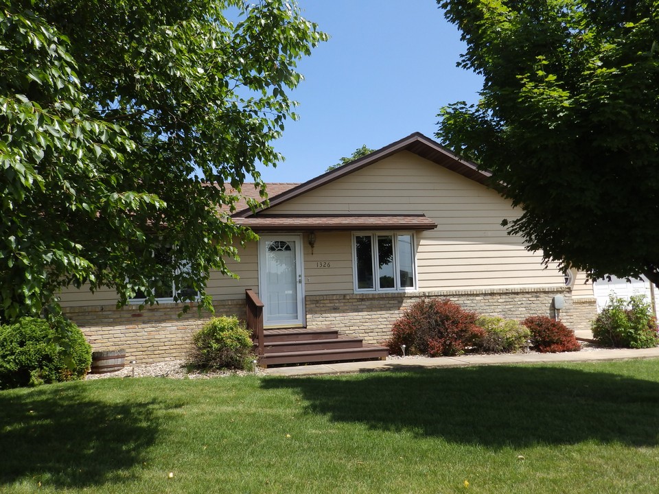 1326 Springfield Parkway Jackson, MN Jackson, MN Real Estate