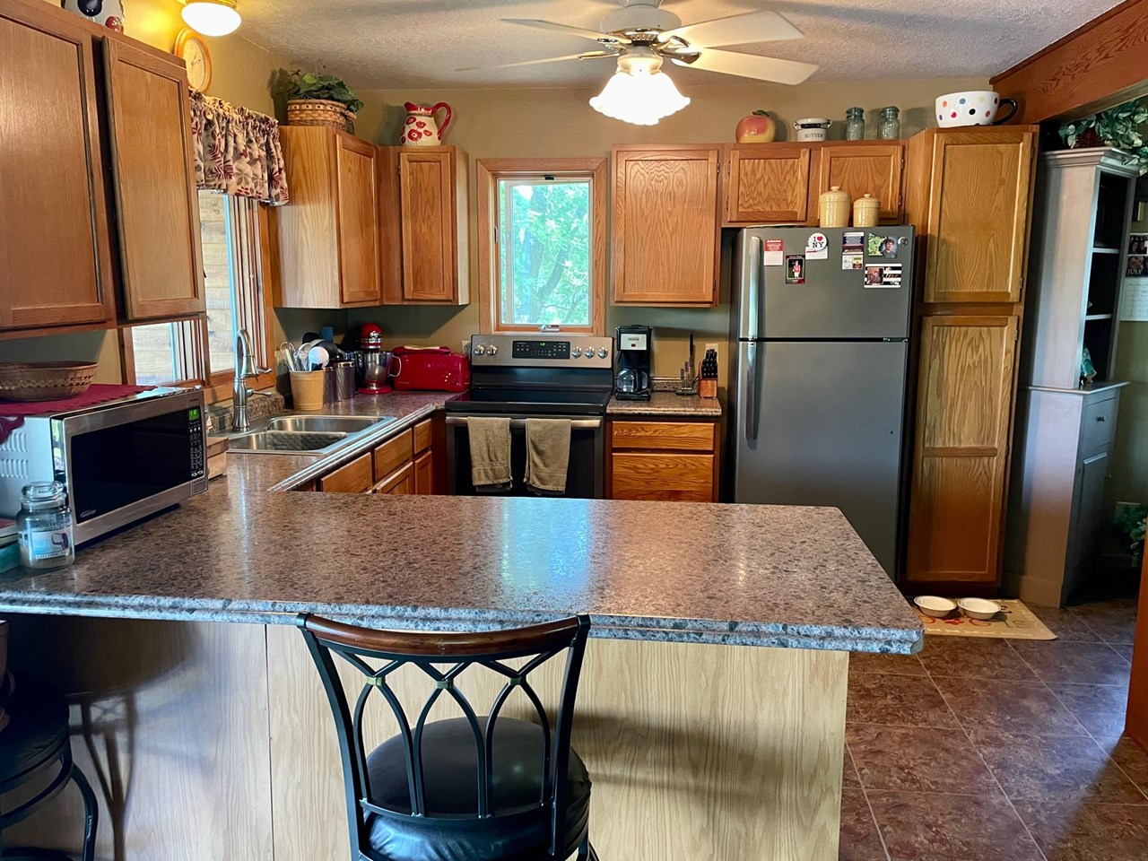 nice in kitchen eating area