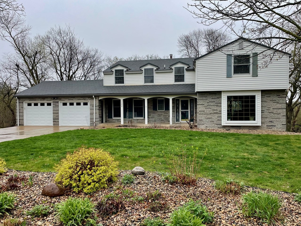 five bedroom home in a great location...2.9 acres within city limits