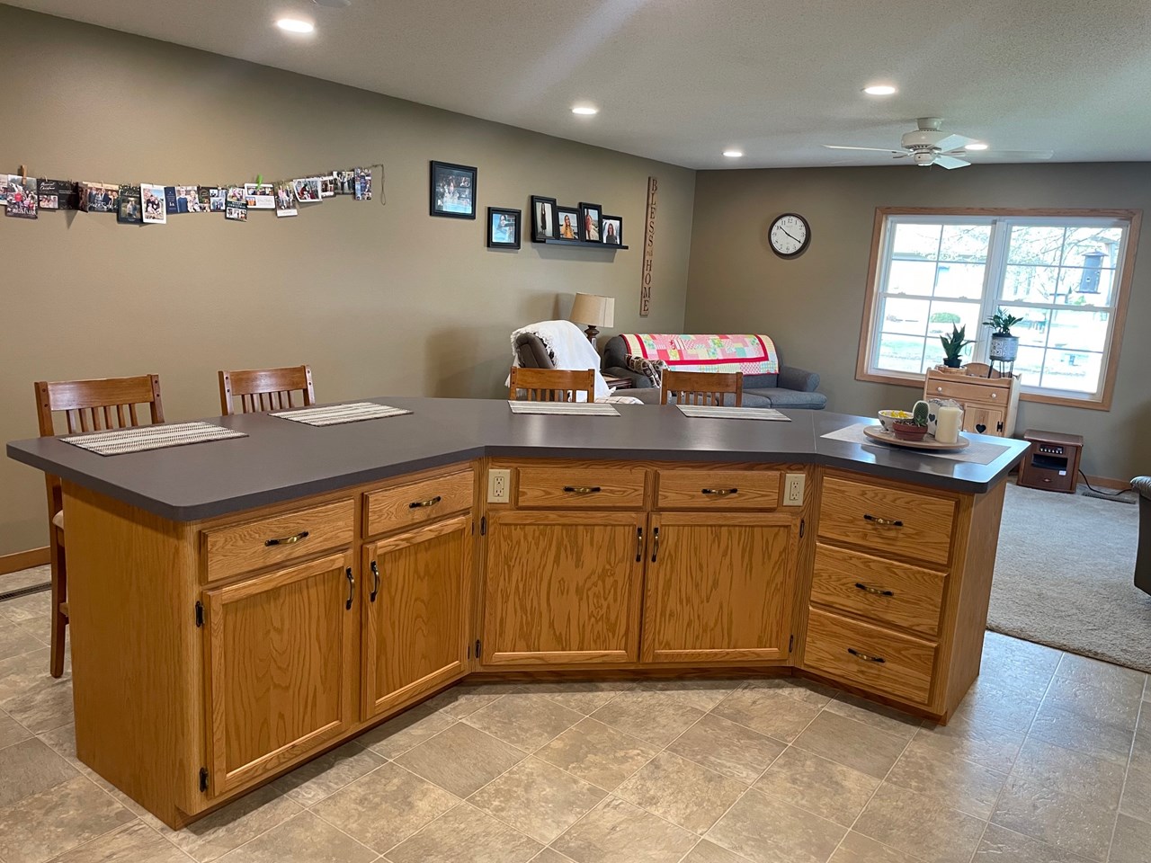 large island with pull out drawers