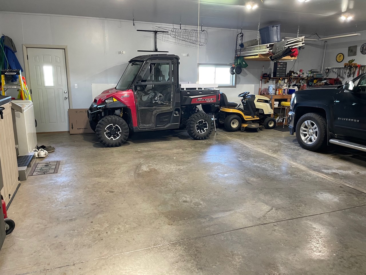 oversized garage 28 x 32.  outside has extra space for camper or boat