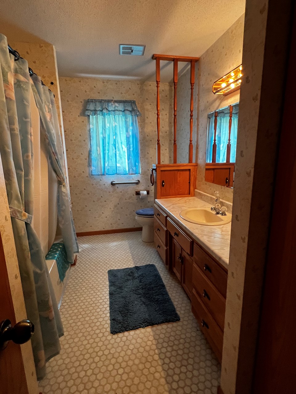 full bath on main floor