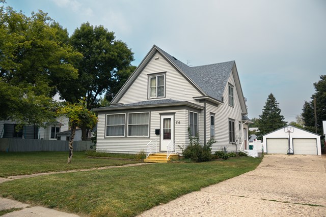 716 sherman street