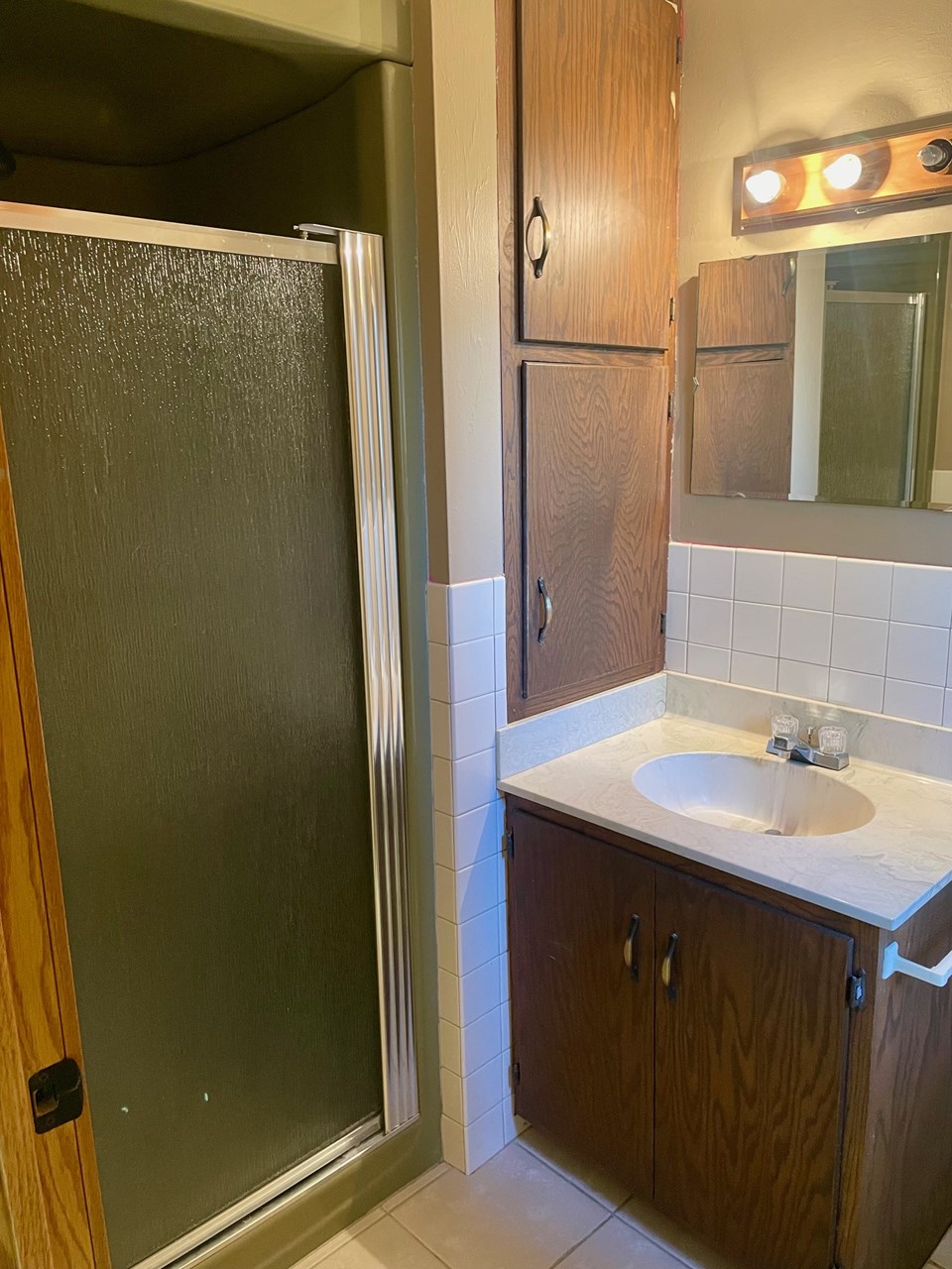 3/4 bath on lower level