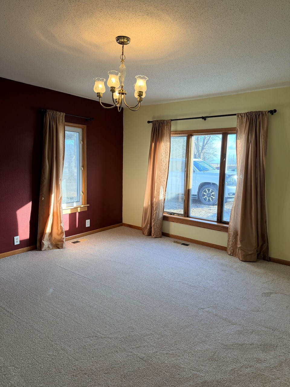 bonus room/office/formal dining room