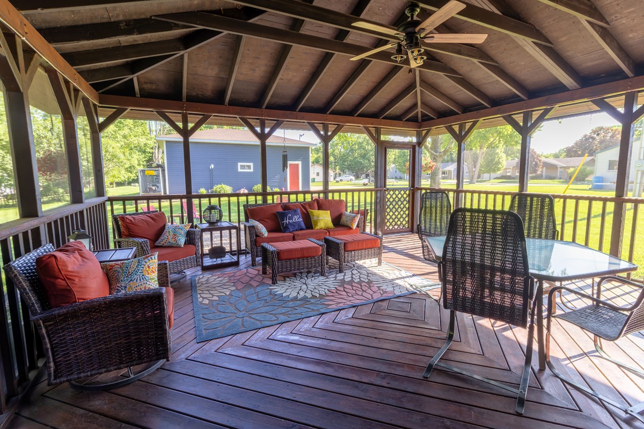 screened in porch