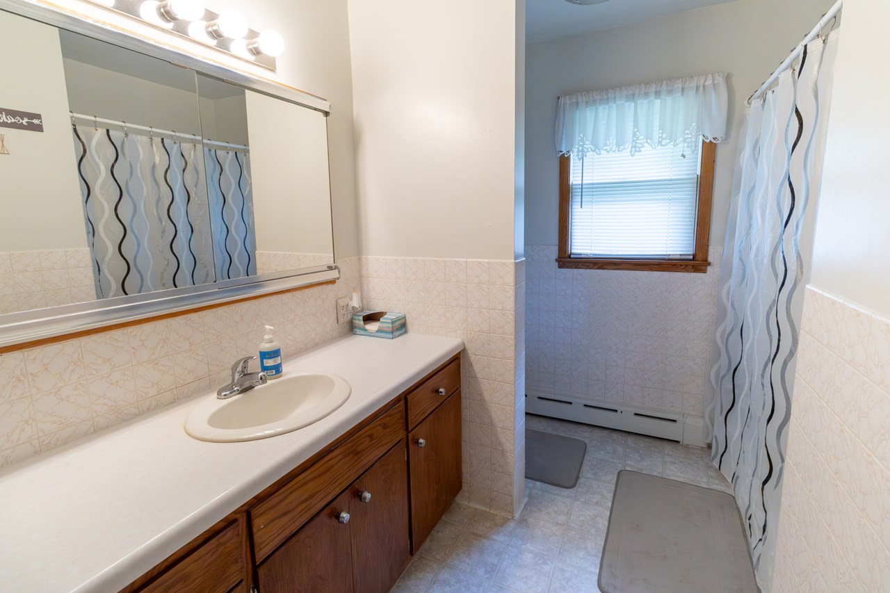 full bath on upper level