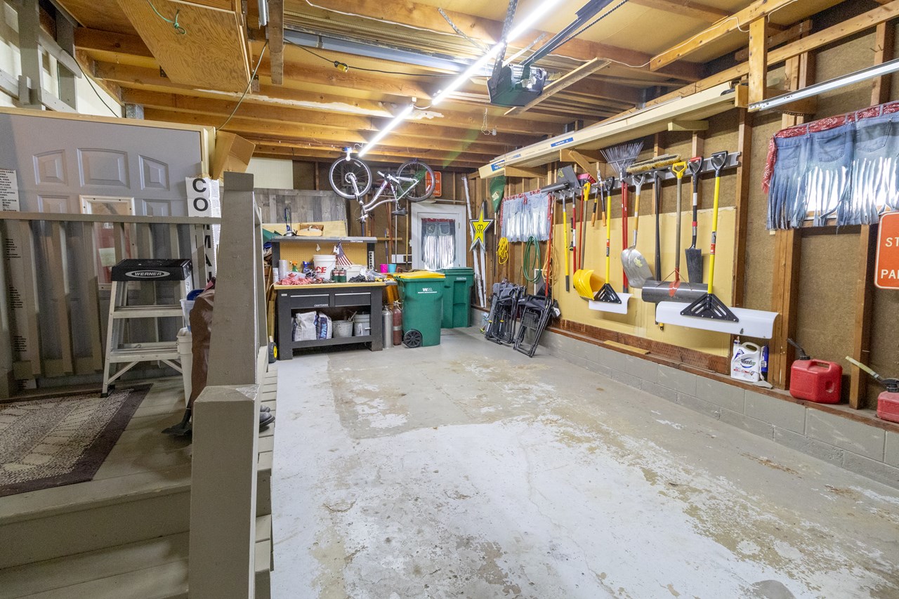 single attached garage