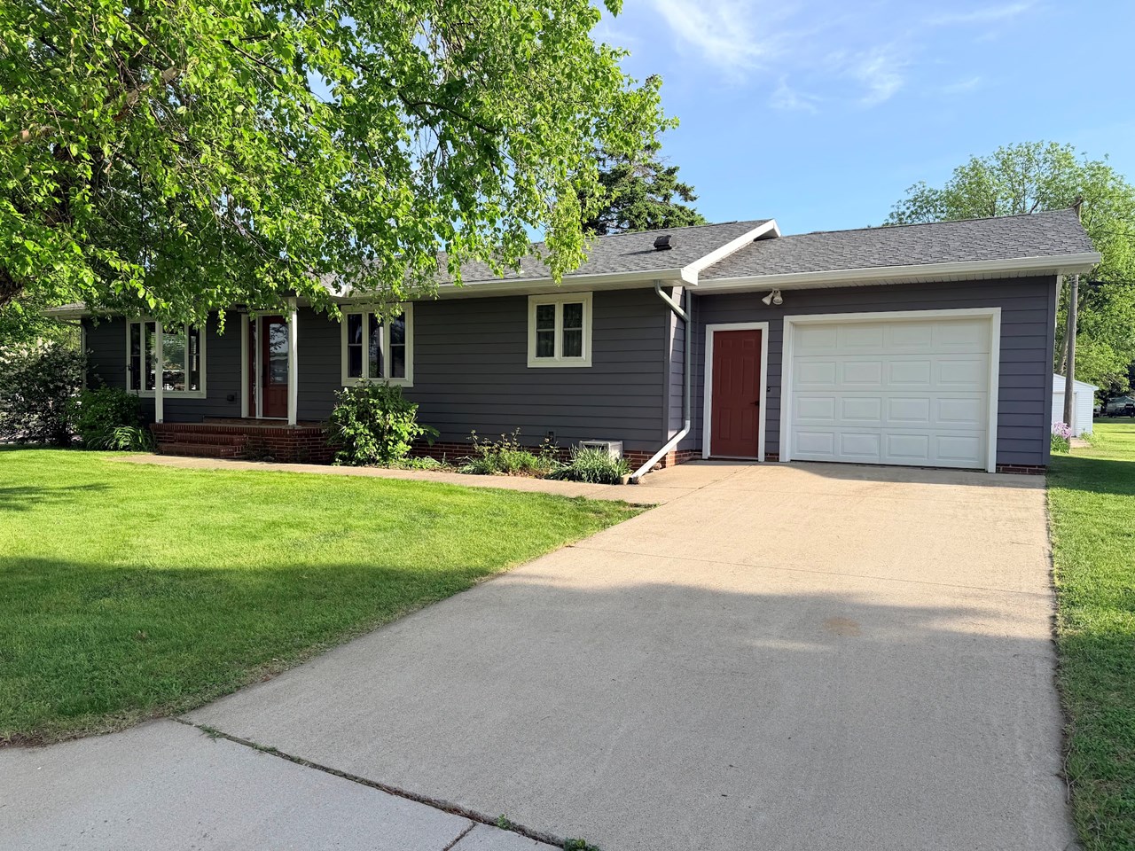 attached single garage