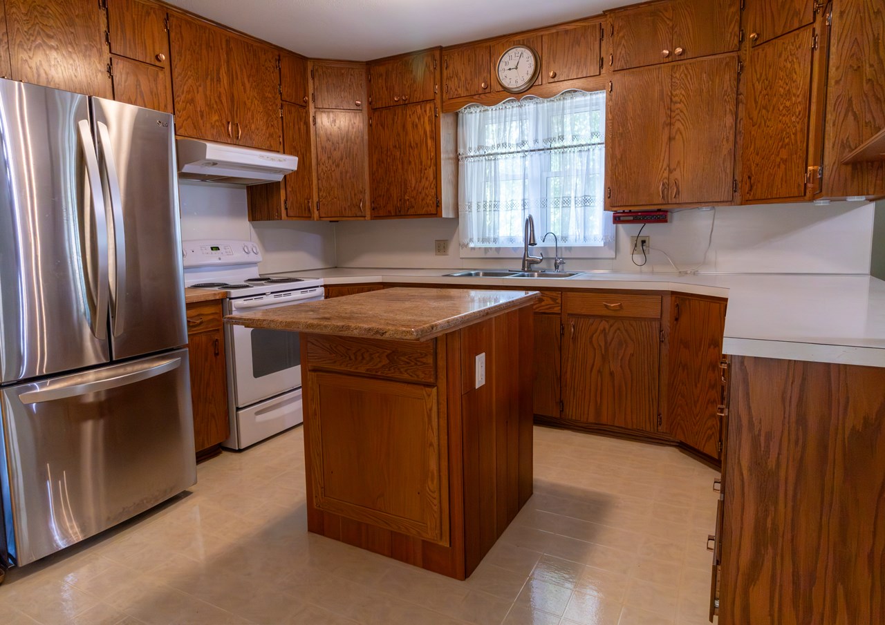 kitchen - dishwasher in island on back side