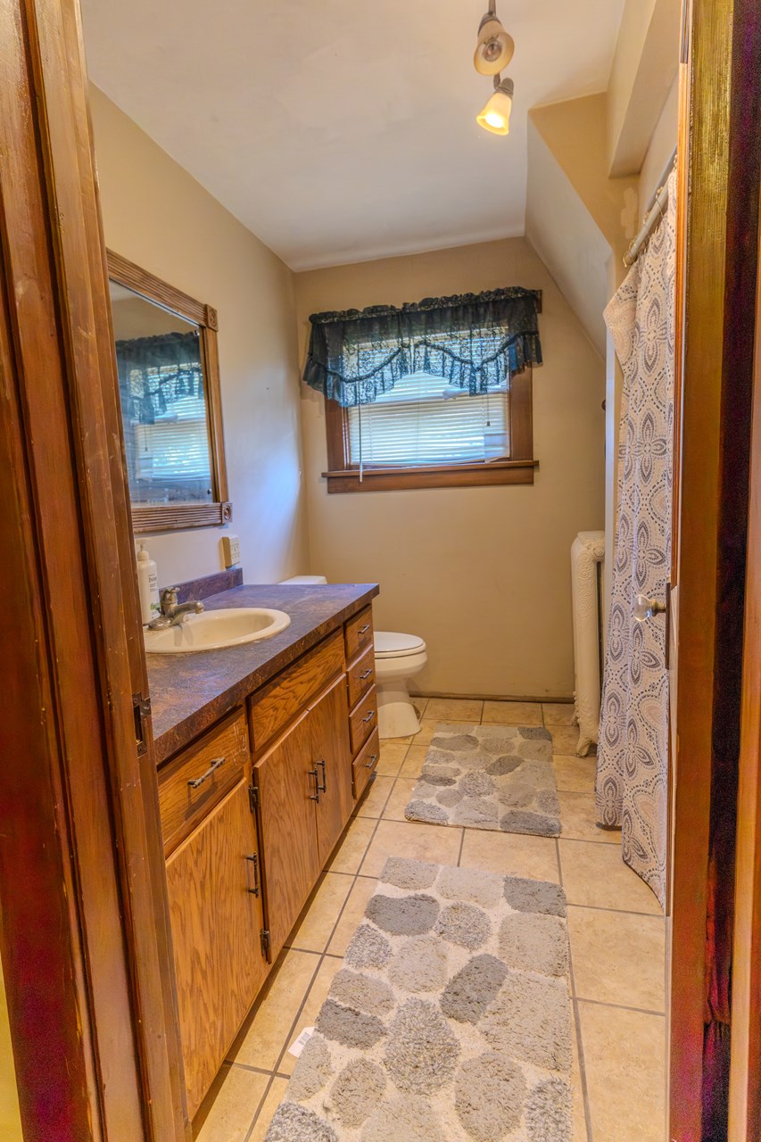 full bathroom upstairs