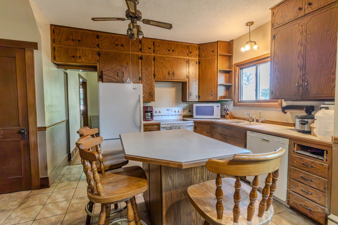 island seating in kitchen